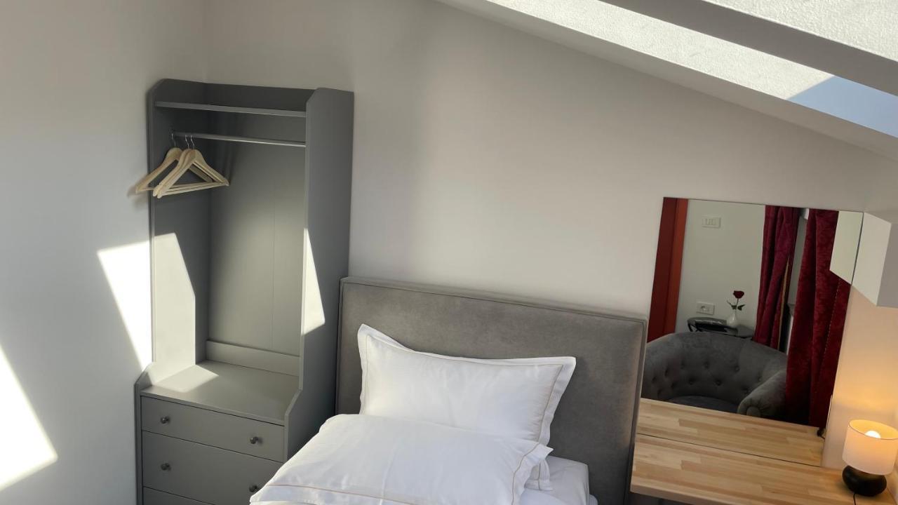Madonca Rooms & Restaurant Nova Gorica Extérieur photo
